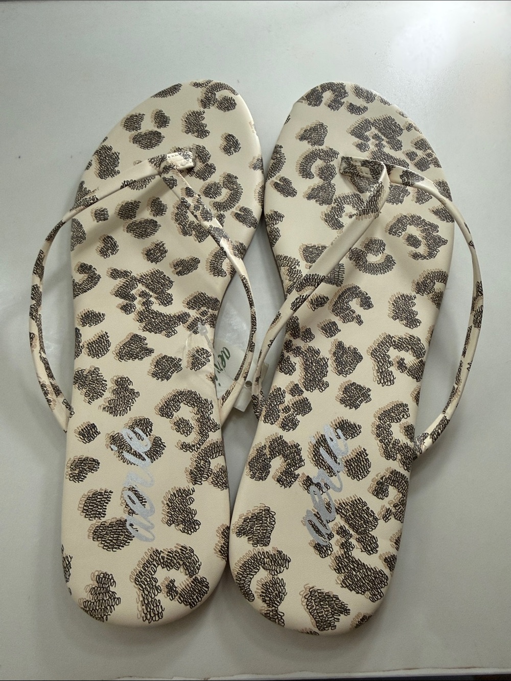 Aerie Beige Leopard Print Flip Flops - Women's Casual Sandals